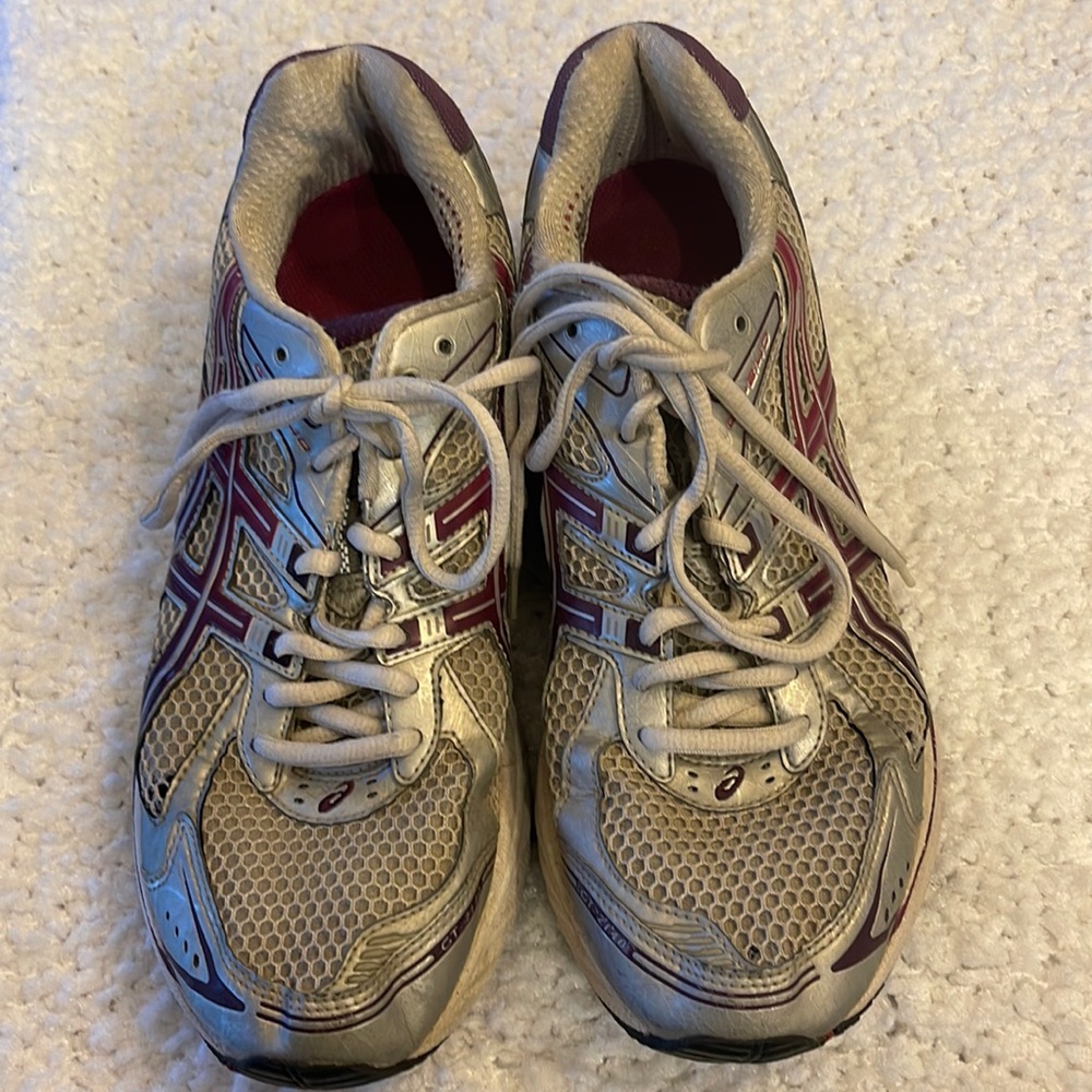 🏃🏾‍♀️🏃🏽‍♀️Well loved ASICS running shoes Women’s 🏃🏼‍♀️Size 11